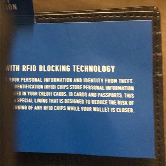 🚨SOLD🚨 Auth Michael Kors Wallet - Picture 4 of 5